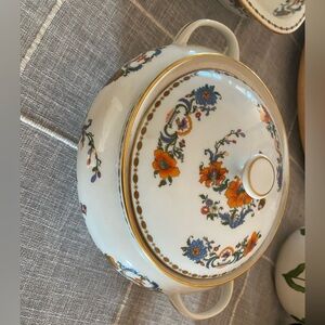 Vieux Chine (Empire, White)
Round Covered Vegetable